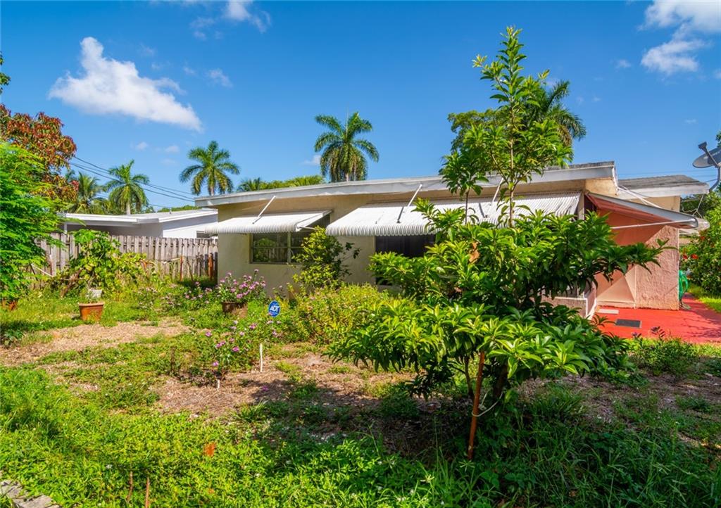 SUNRISE GOLF VILLAGE - Residential