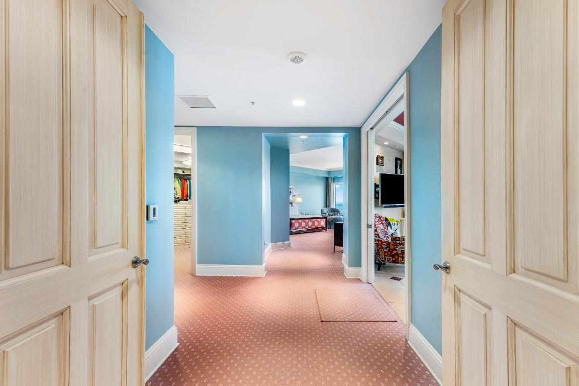 ONE WATERMARK PLACE OF THE PALM BEACHES - Residential