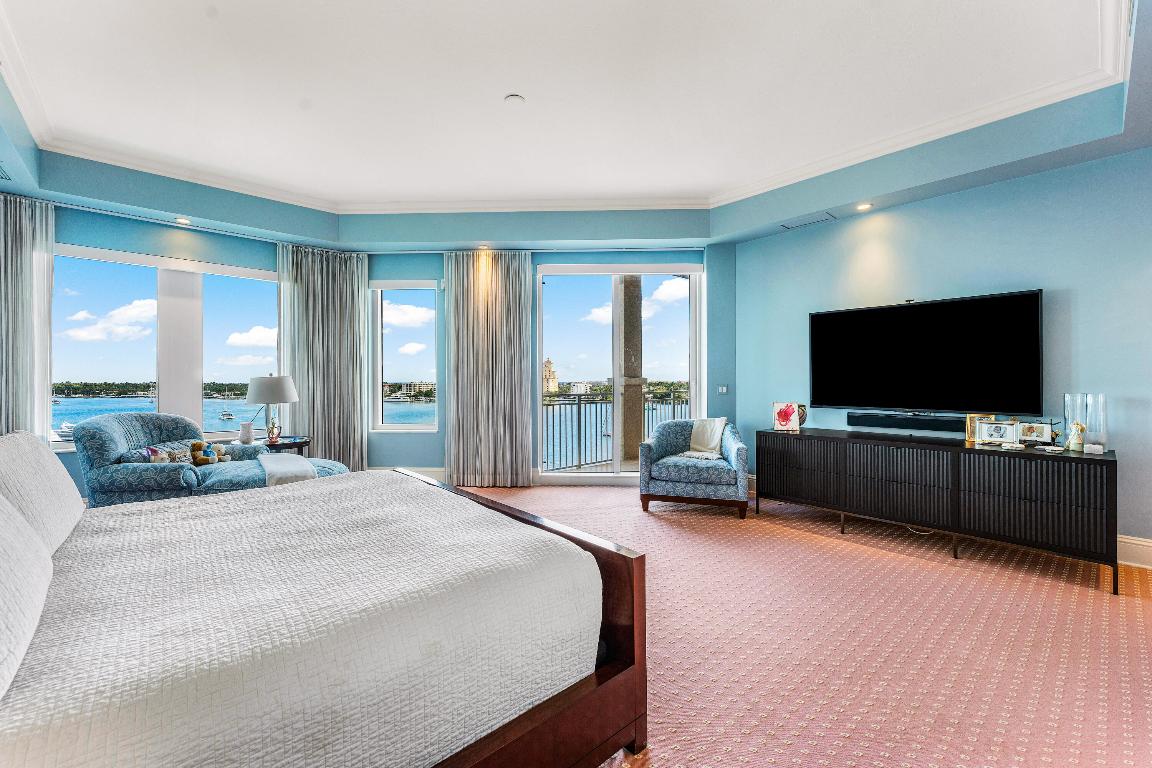 ONE WATERMARK PLACE OF THE PALM BEACHES - Residential