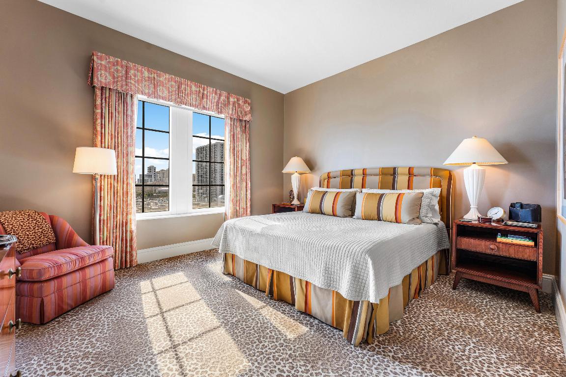 ONE WATERMARK PLACE OF THE PALM BEACHES - Residential