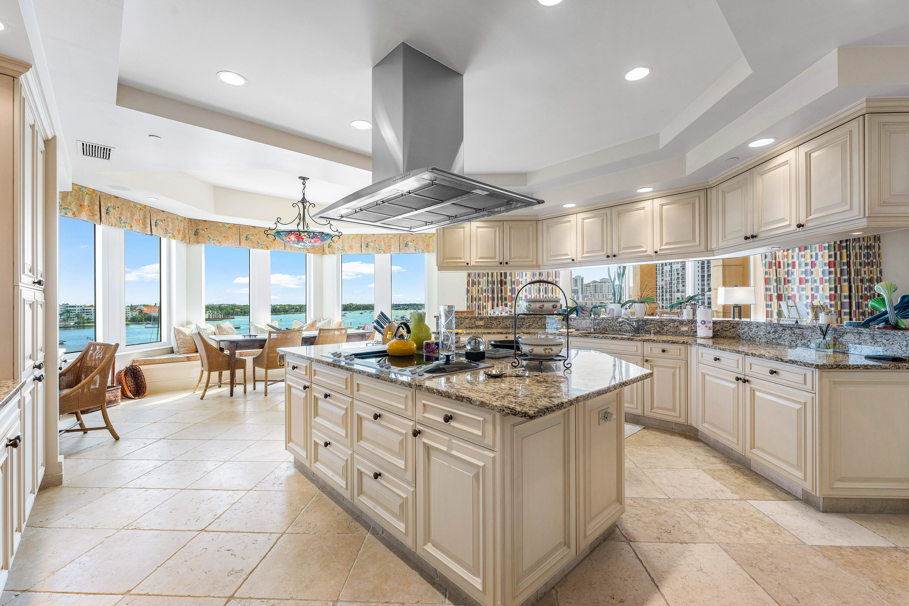 ONE WATERMARK PLACE OF THE PALM BEACHES - Residential