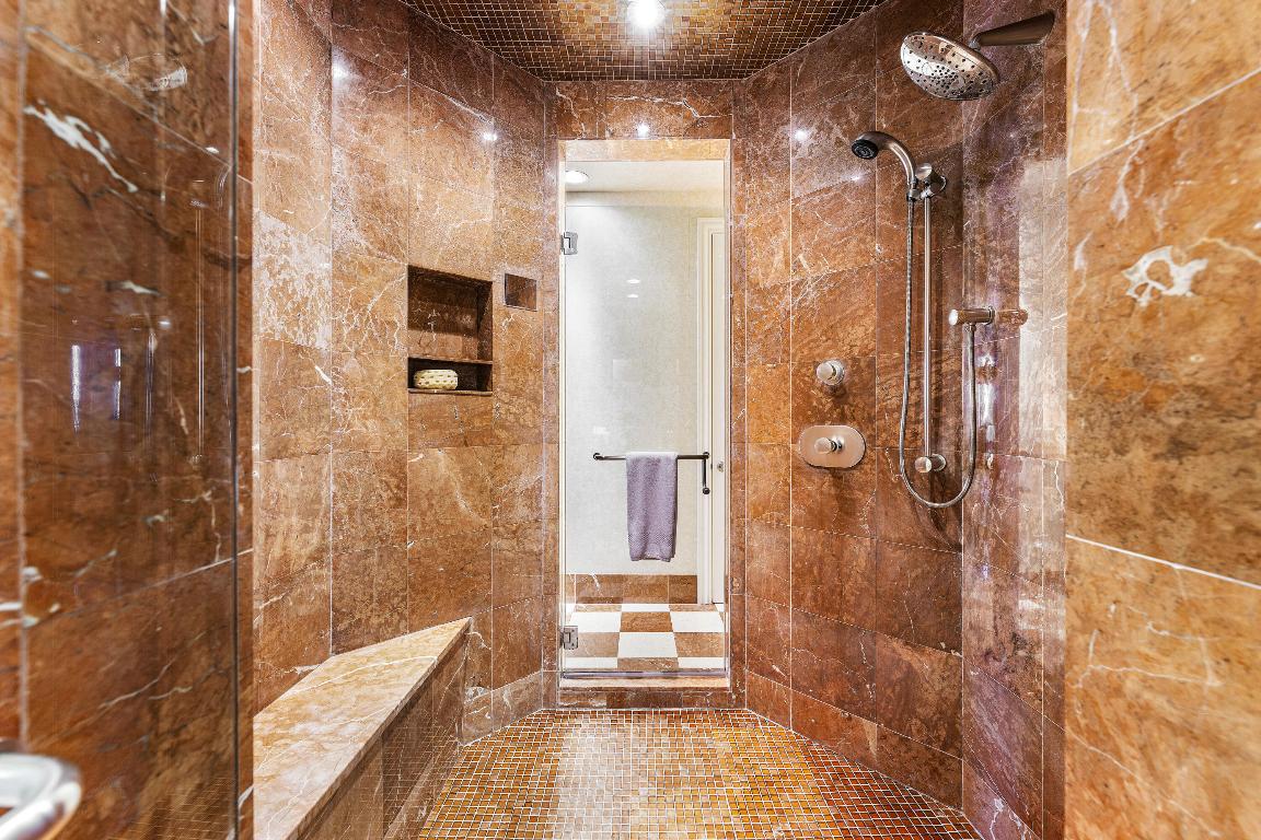 ONE WATERMARK PLACE OF THE PALM BEACHES - Residential