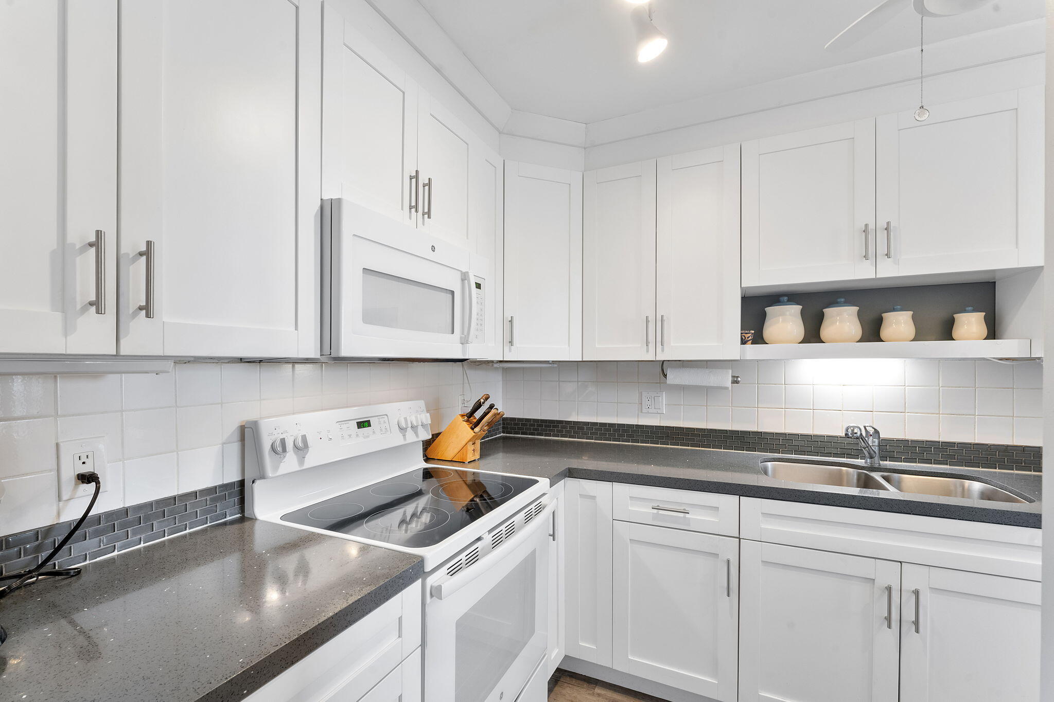 PINES OF DELRAY CONDO - Residential