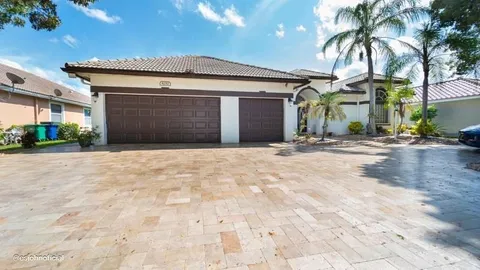 8252 NW 44th St, Coral Springs, FL 33065 - MLS#: F10491710