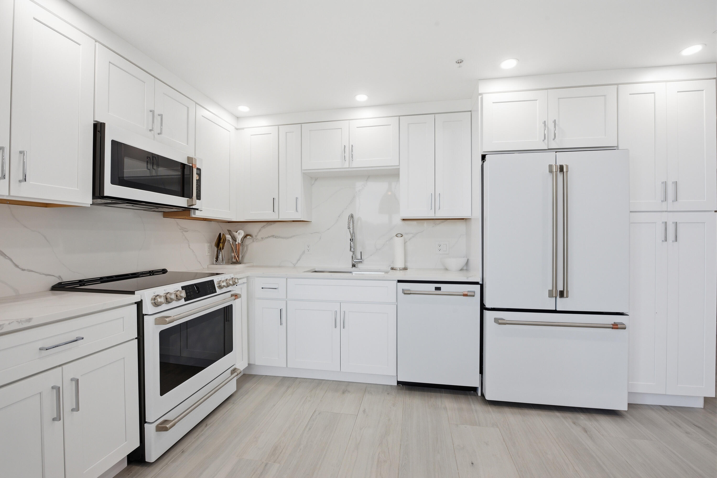 LAKEWOOD MIDRISE CONDO - Residential