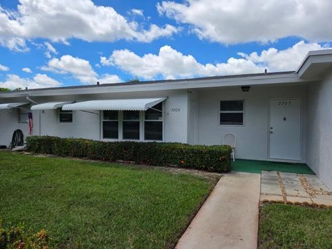 LOW HOA FEE CONDOS FOR SALE IN LAKE WORTH FLORIDA 7205 W Oakridge Circle Lake Worth FL 33462