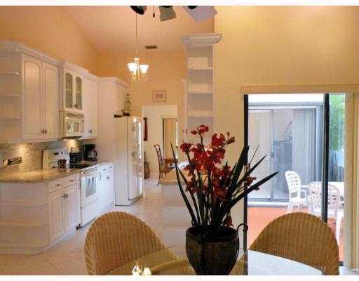 L AMBIANCE OF VIA VERDE - Residential