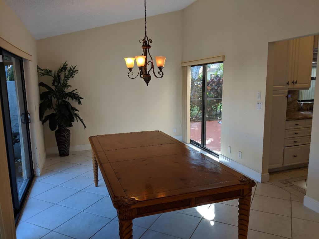 L AMBIANCE OF VIA VERDE - Residential