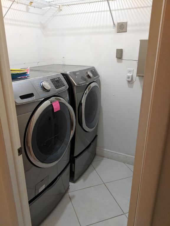 L AMBIANCE OF VIA VERDE - Residential