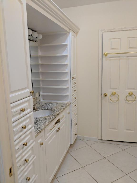 L AMBIANCE OF VIA VERDE - Residential