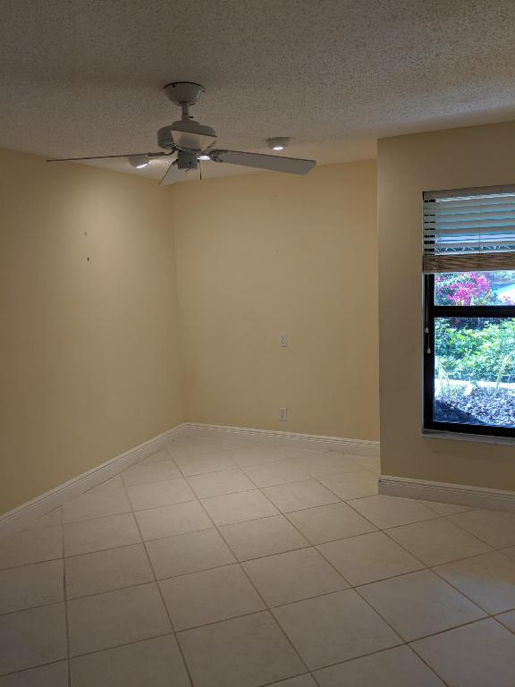 L AMBIANCE OF VIA VERDE - Residential