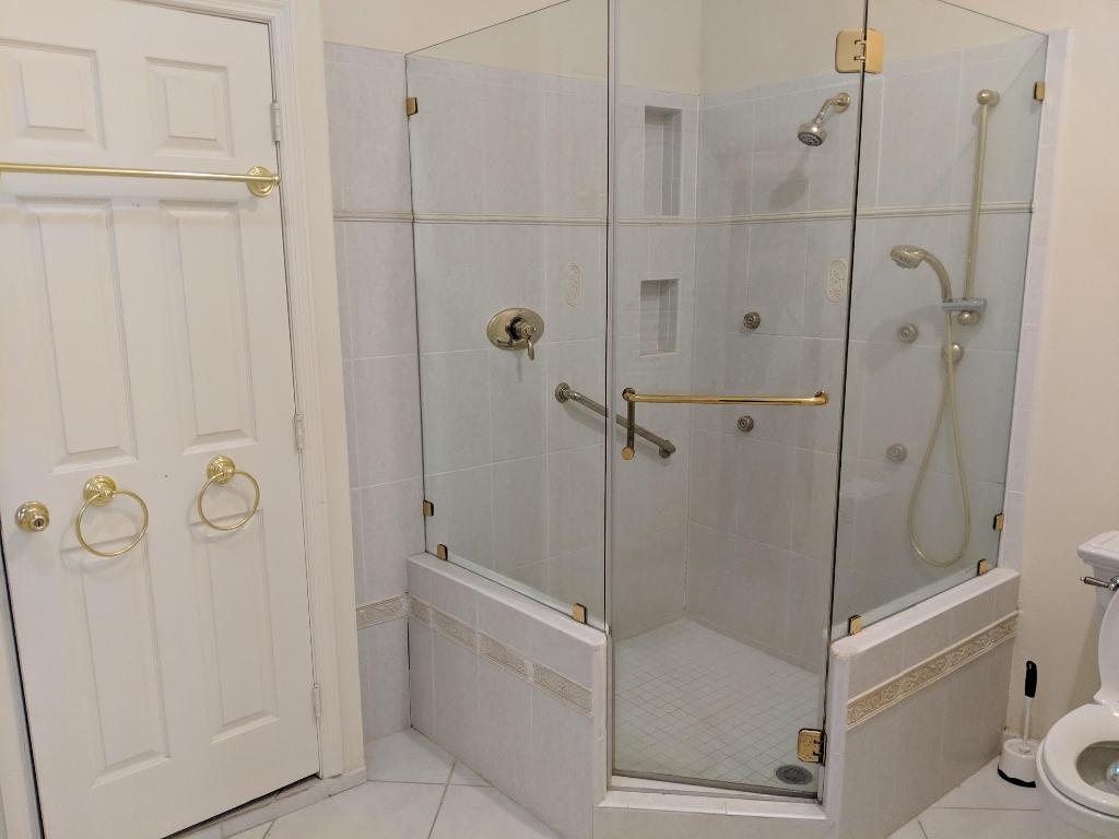 L AMBIANCE OF VIA VERDE - Residential