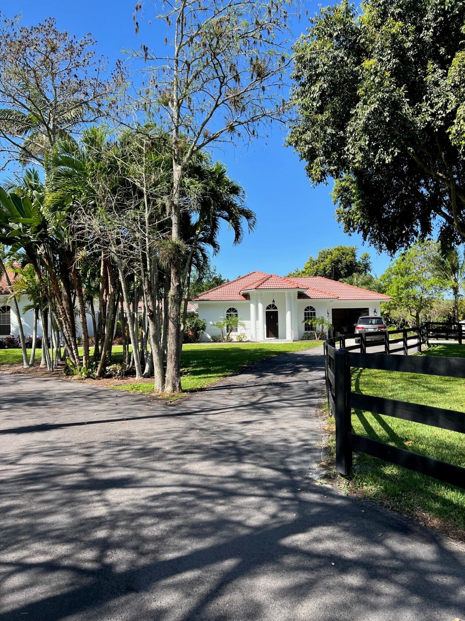 PADDOCK PARK 2 OF WELLINGTON - Residential