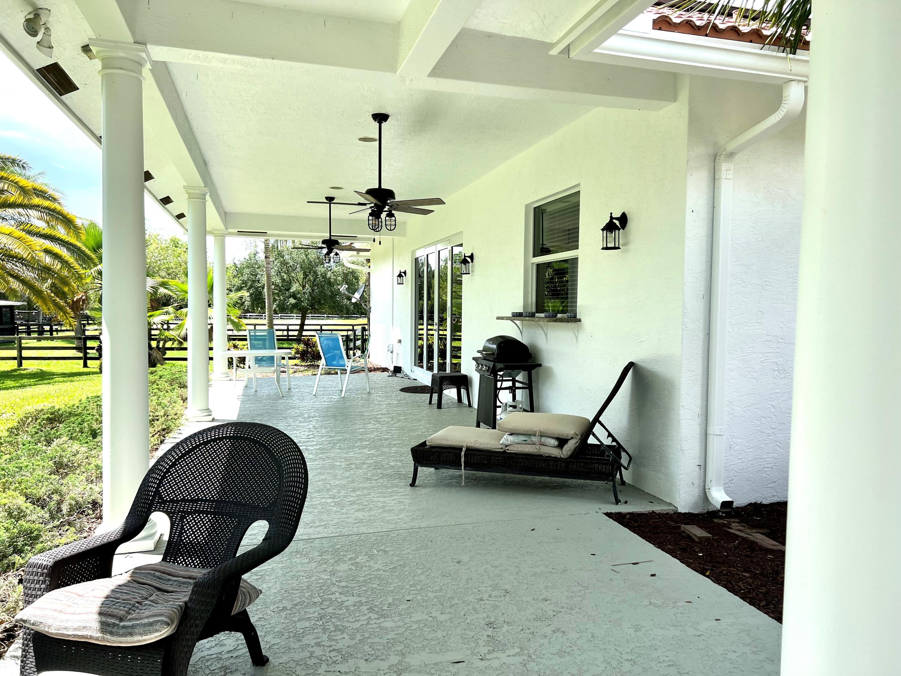 PADDOCK PARK 2 OF WELLINGTON - Residential