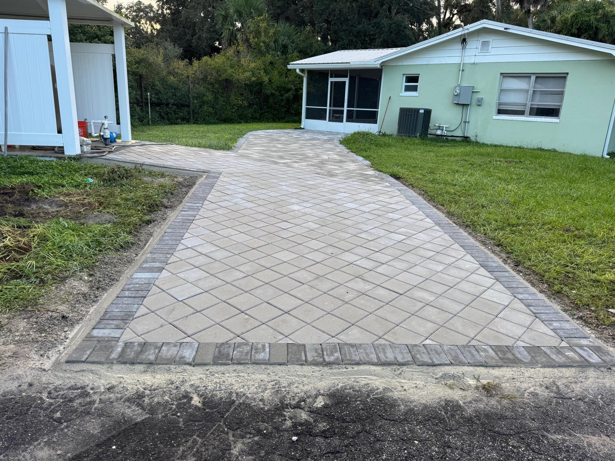 OKEECHOBEE HILLS - Residential Lease