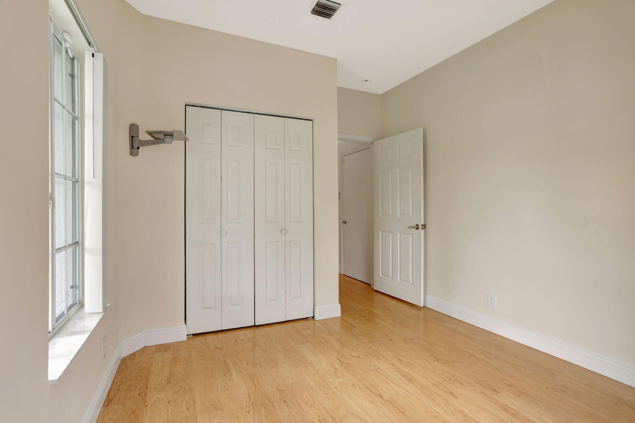 OLYMPIA & YORK RESIDENTIAL PLAT - Residential Lease