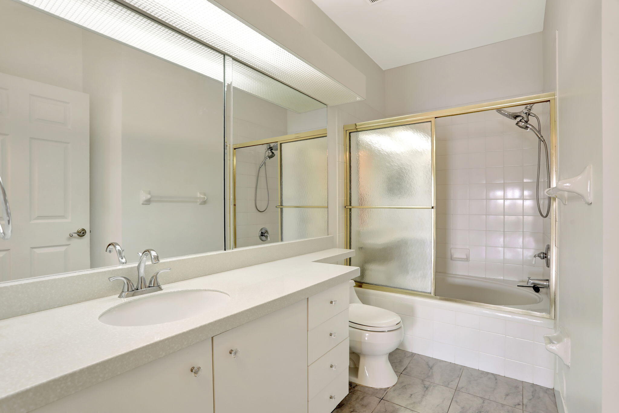 OLYMPIA & YORK RESIDENTIAL PLAT - Residential Lease