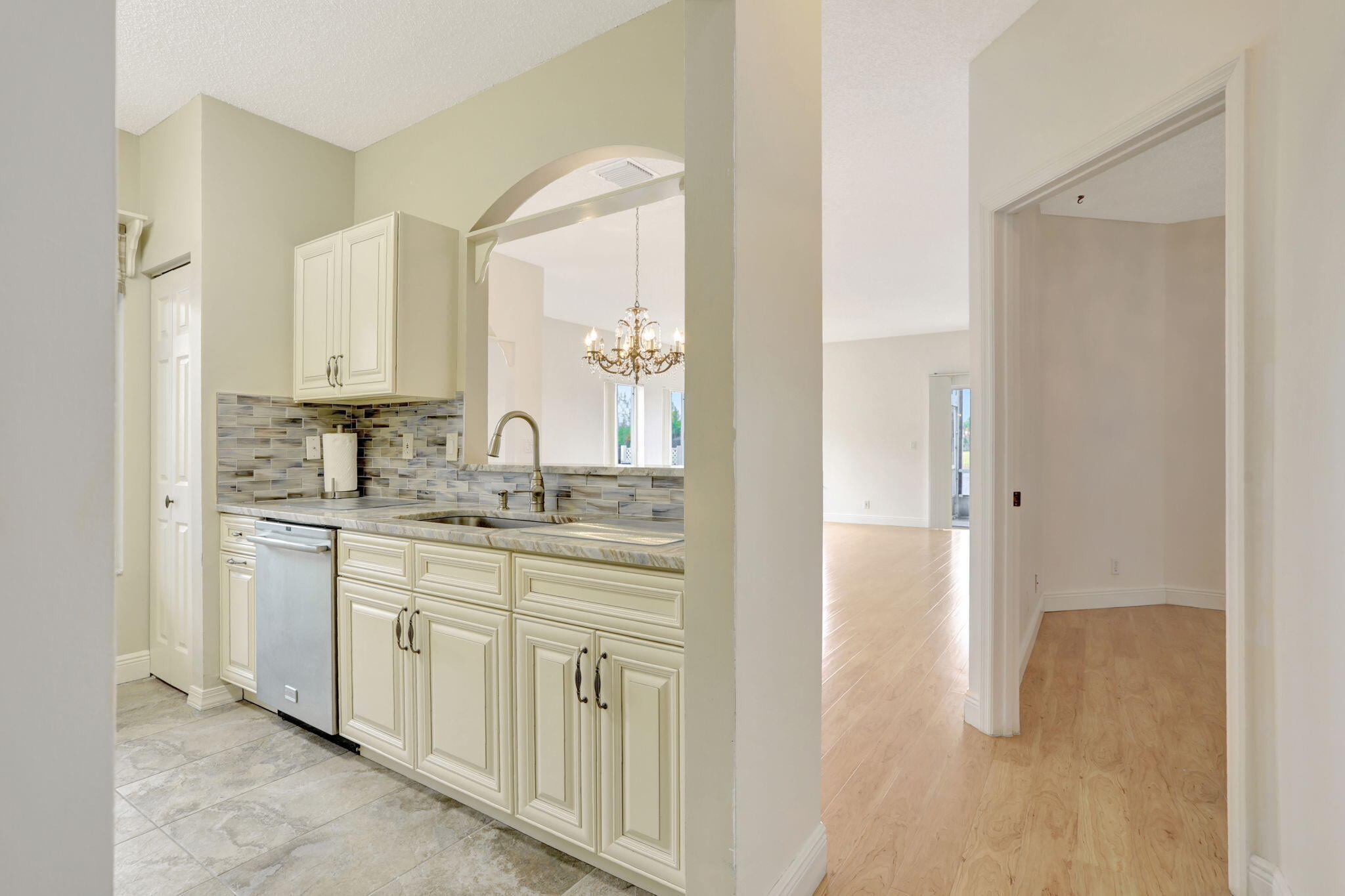 OLYMPIA & YORK RESIDENTIAL PLAT - Residential Lease