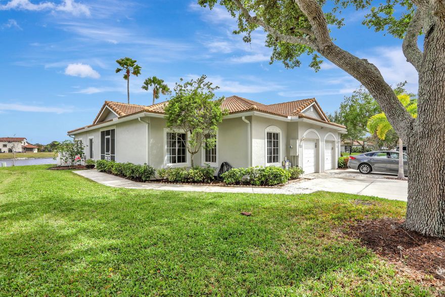 Welcome to this charming 3-bedroom, 2-bathroom townhouse, offering serene water views from the covered patio. Inside you'll find an updated kitchen. Located in a gated community, you'll have access to a range of amenities, including a refreshing pool, well-equipped gym, pickleball/tennis courts, basketball court, and a clubhouse. This townhouse combines comfort, style, and convenience in one fantastic location. Don't miss the opportunity to make this your new home!