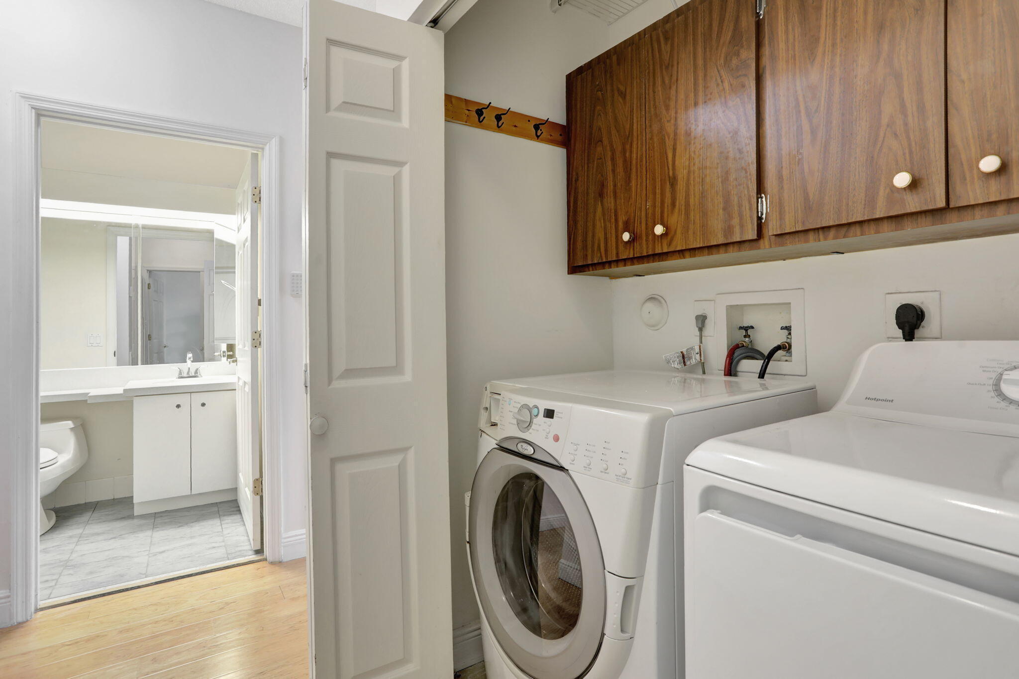 OLYMPIA & YORK RESIDENTIAL PLAT - Residential Lease