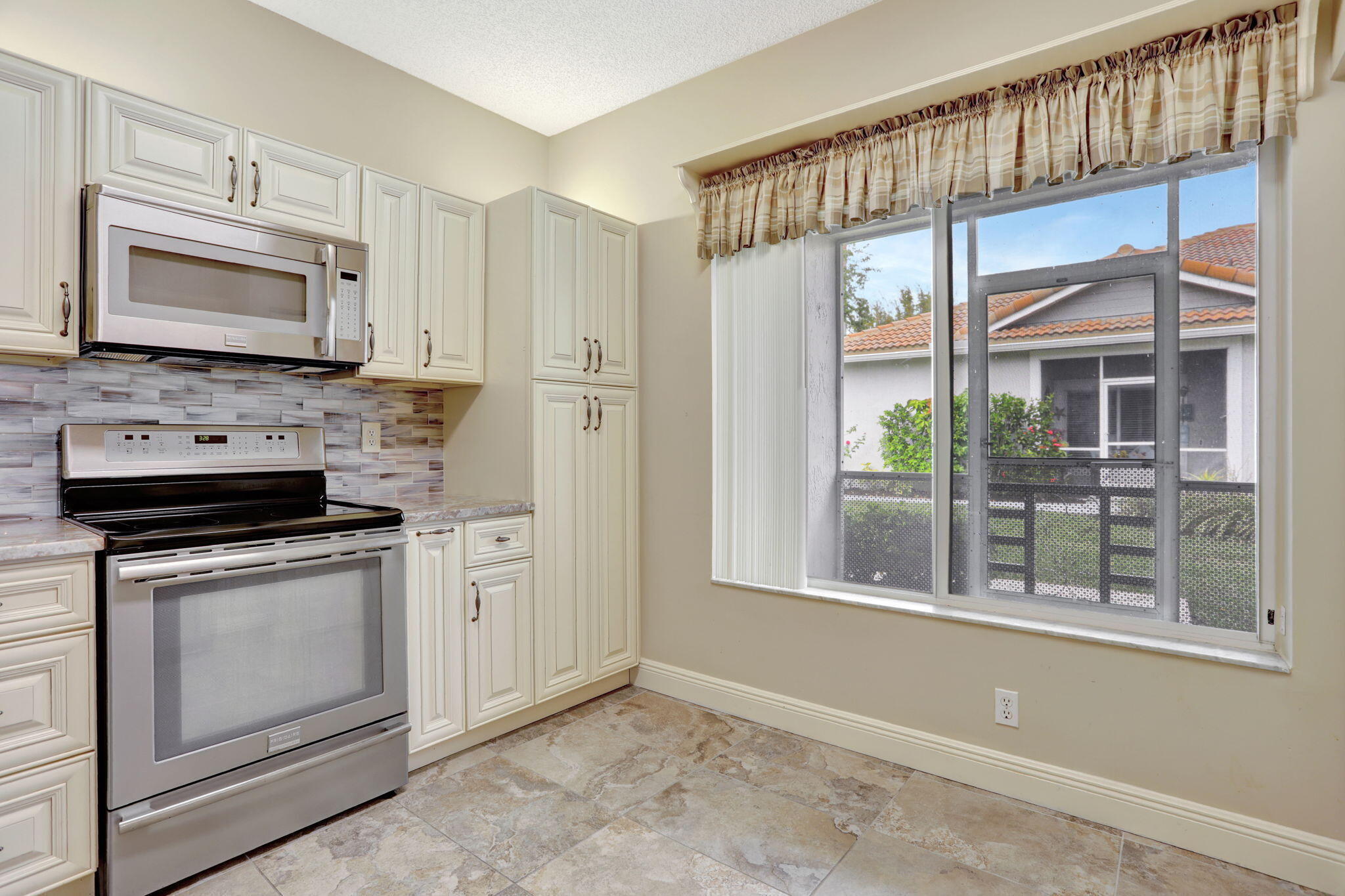 OLYMPIA & YORK RESIDENTIAL PLAT - Residential Lease