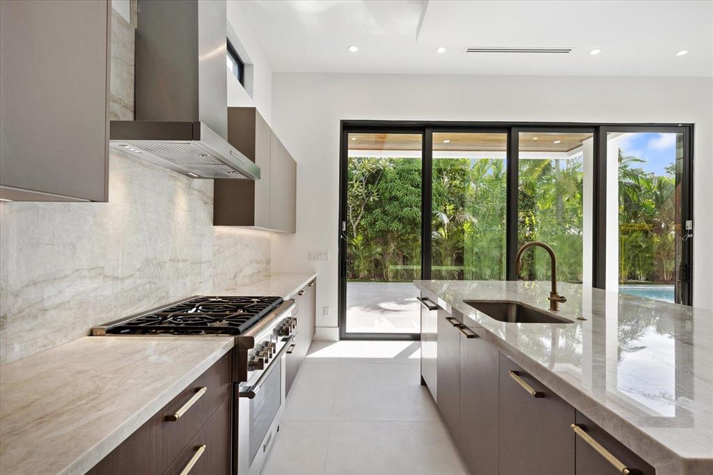 LEFT BANK ESTATES  (GOLDEN HARBOR AREA) - Residential