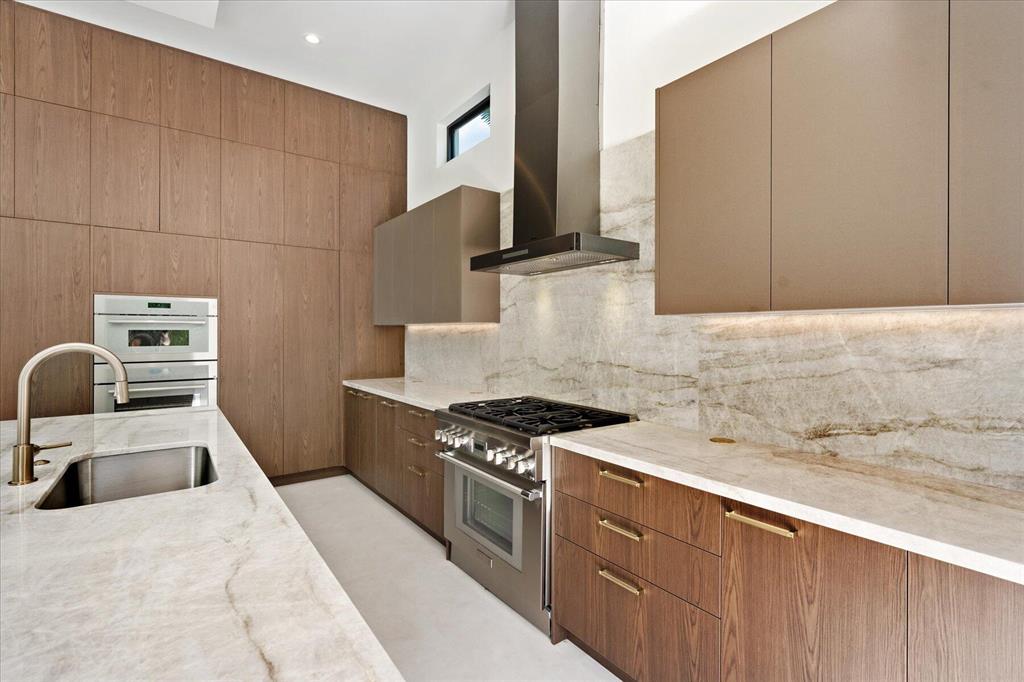 LEFT BANK ESTATES  (GOLDEN HARBOR AREA) - Residential