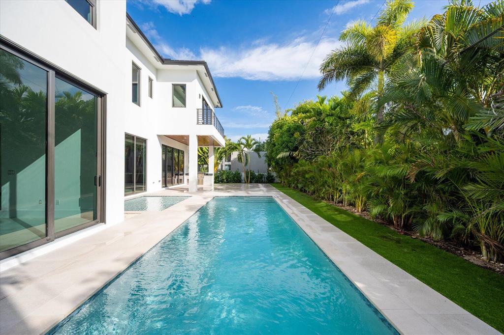 LEFT BANK ESTATES  (GOLDEN HARBOR AREA) - Residential