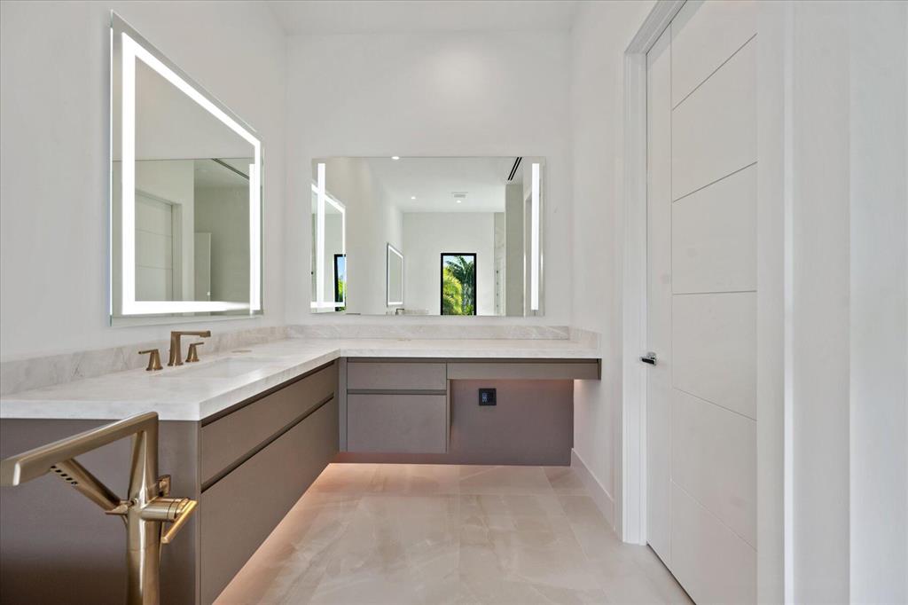 LEFT BANK ESTATES  (GOLDEN HARBOR AREA) - Residential