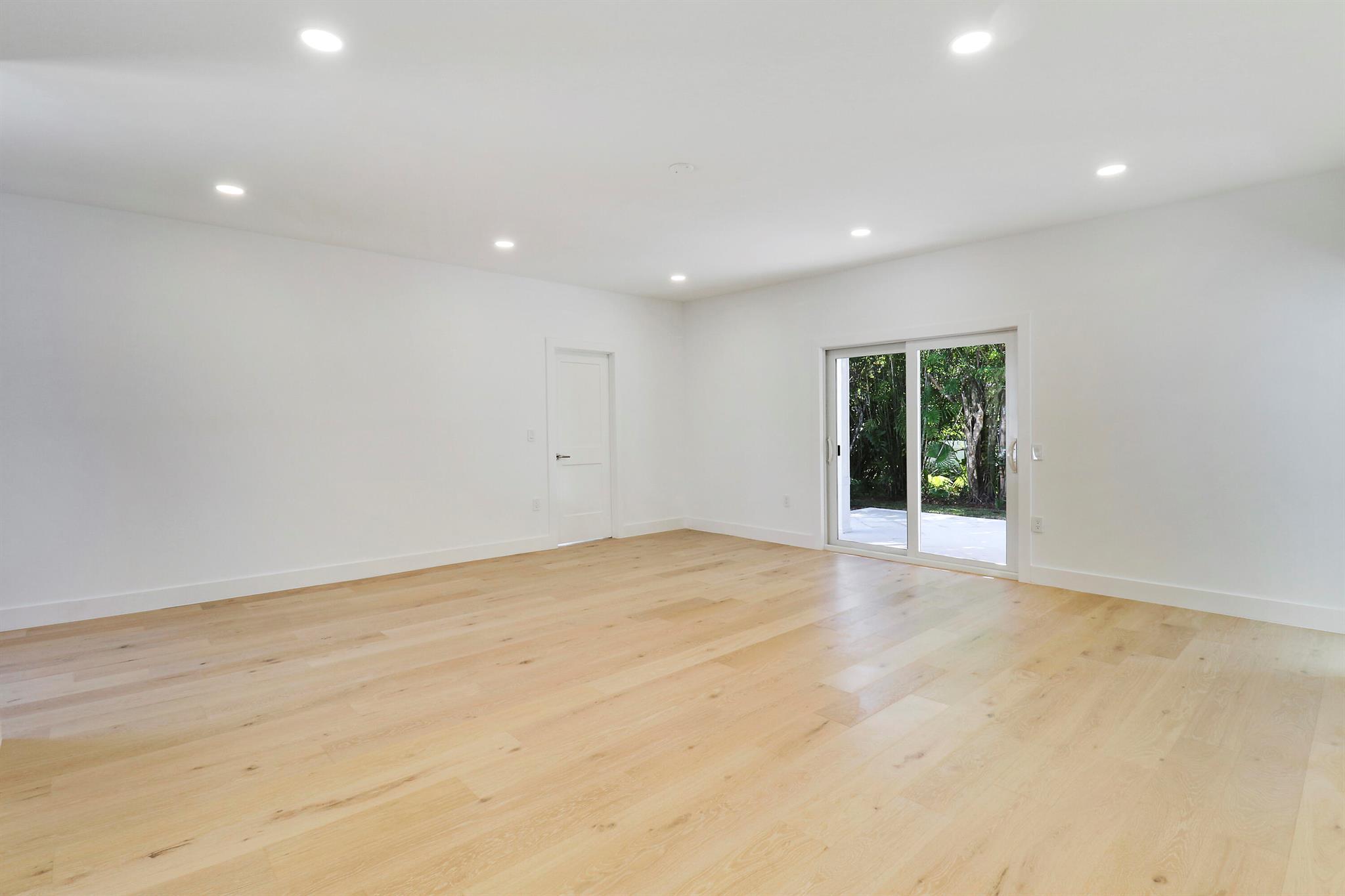 HERITAGE OAKS - Residential