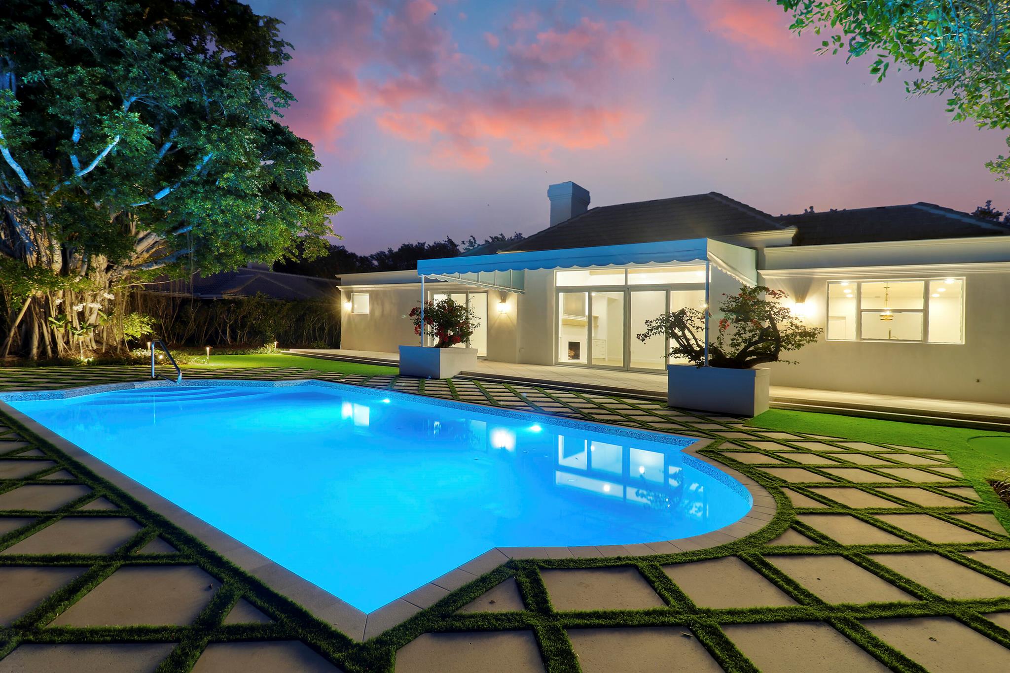 HERITAGE OAKS - Residential