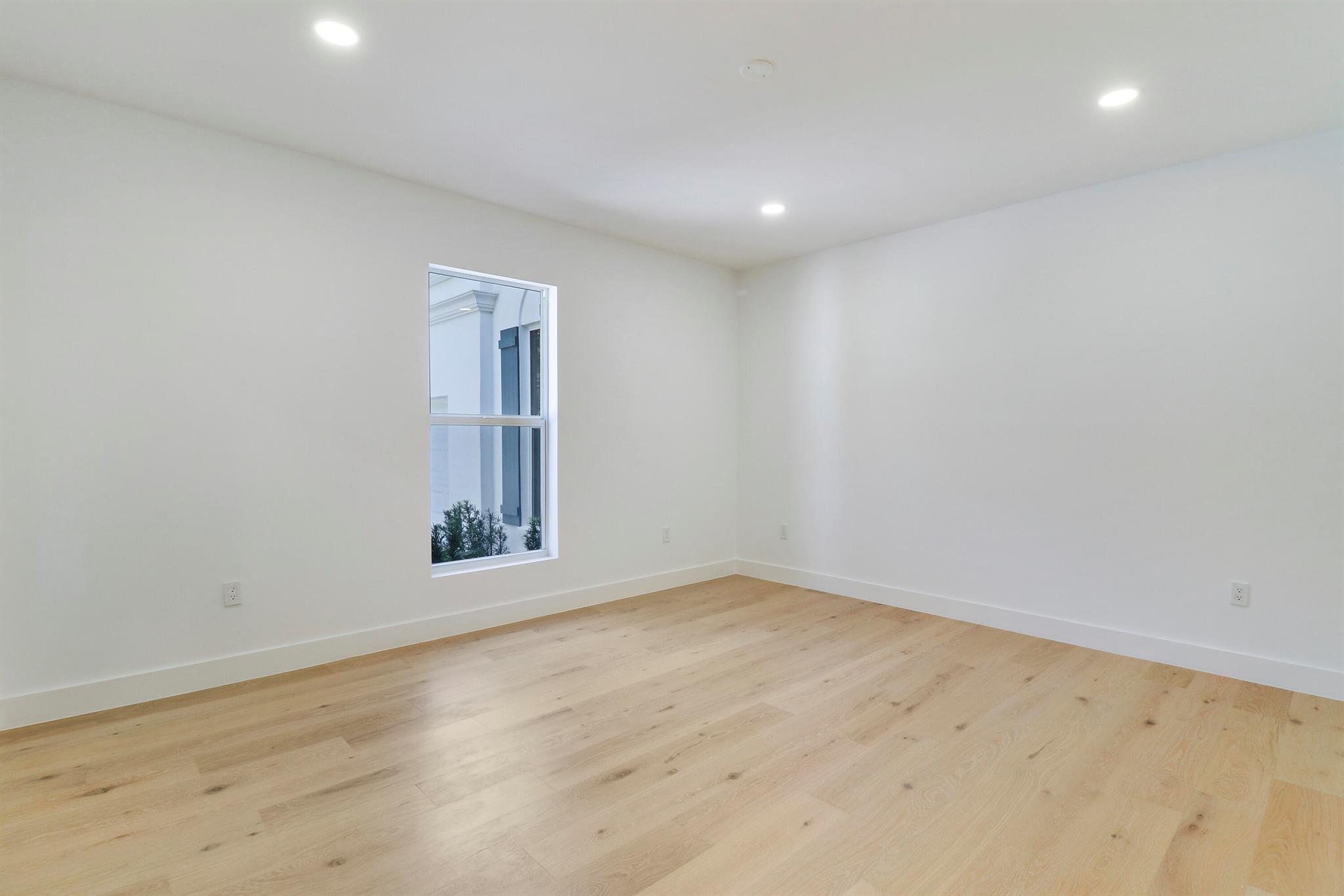 HERITAGE OAKS - Residential