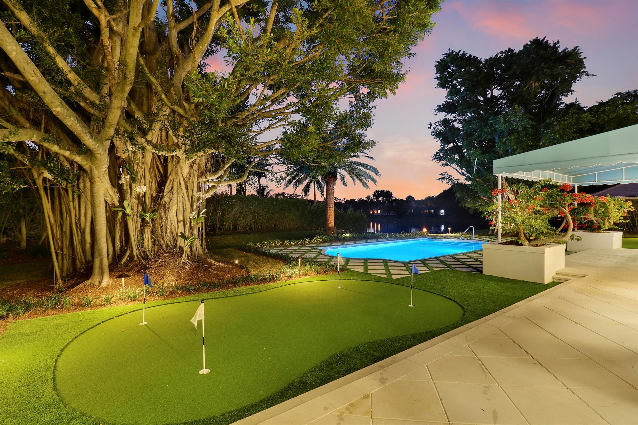 HERITAGE OAKS - Residential