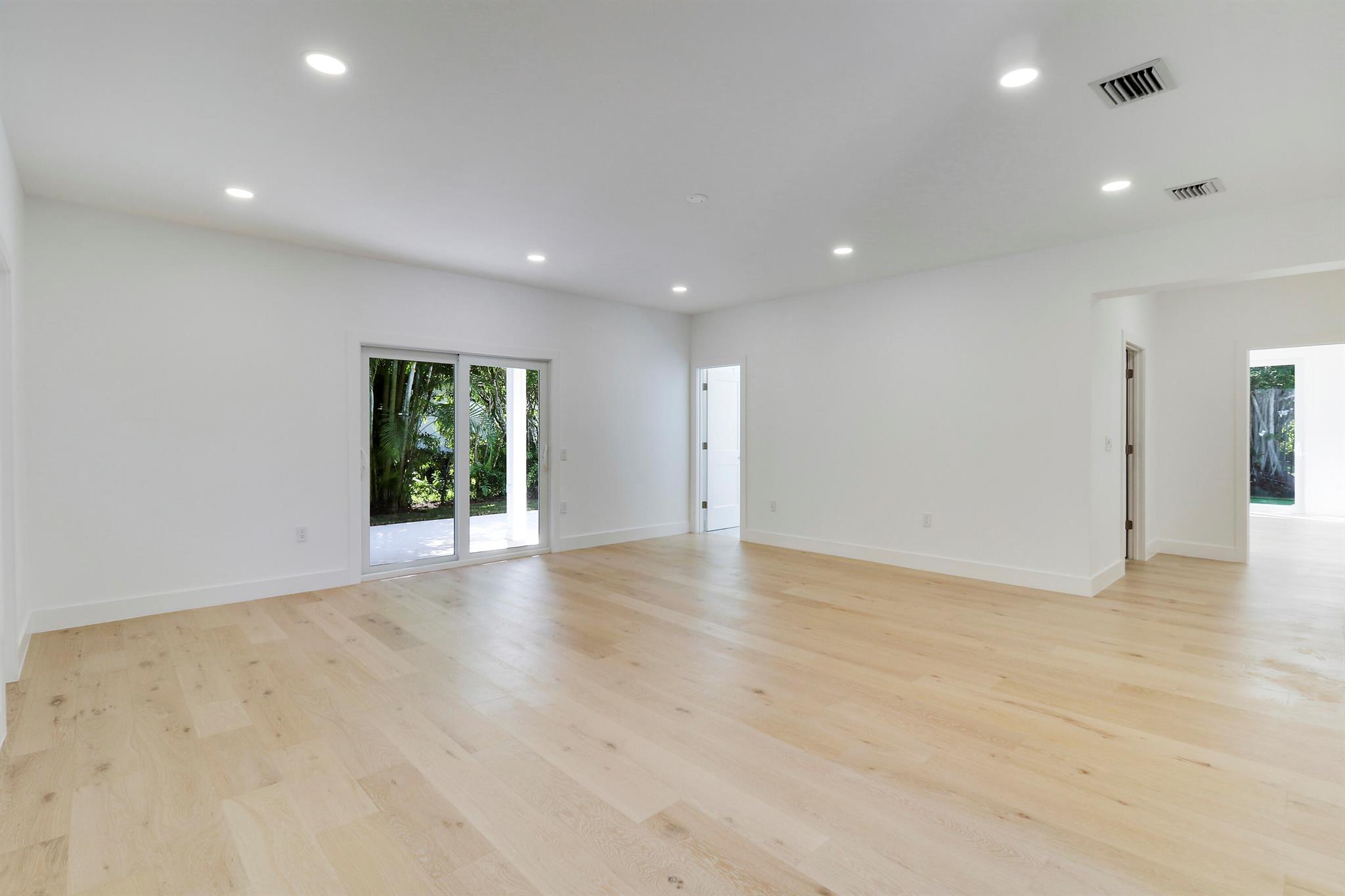 HERITAGE OAKS - Residential