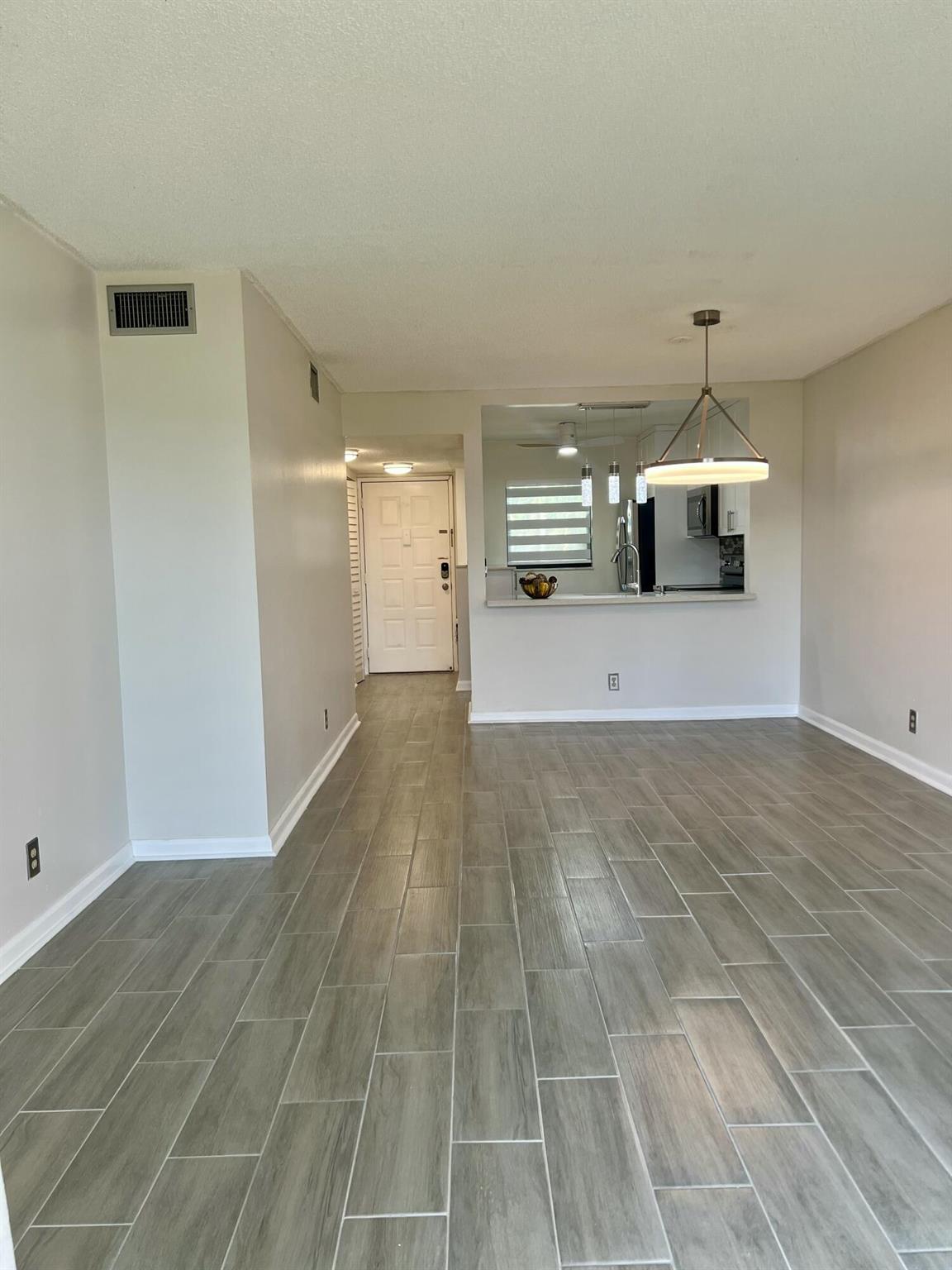 LUCERNE LAKES GOLF COLONY - Residential Lease