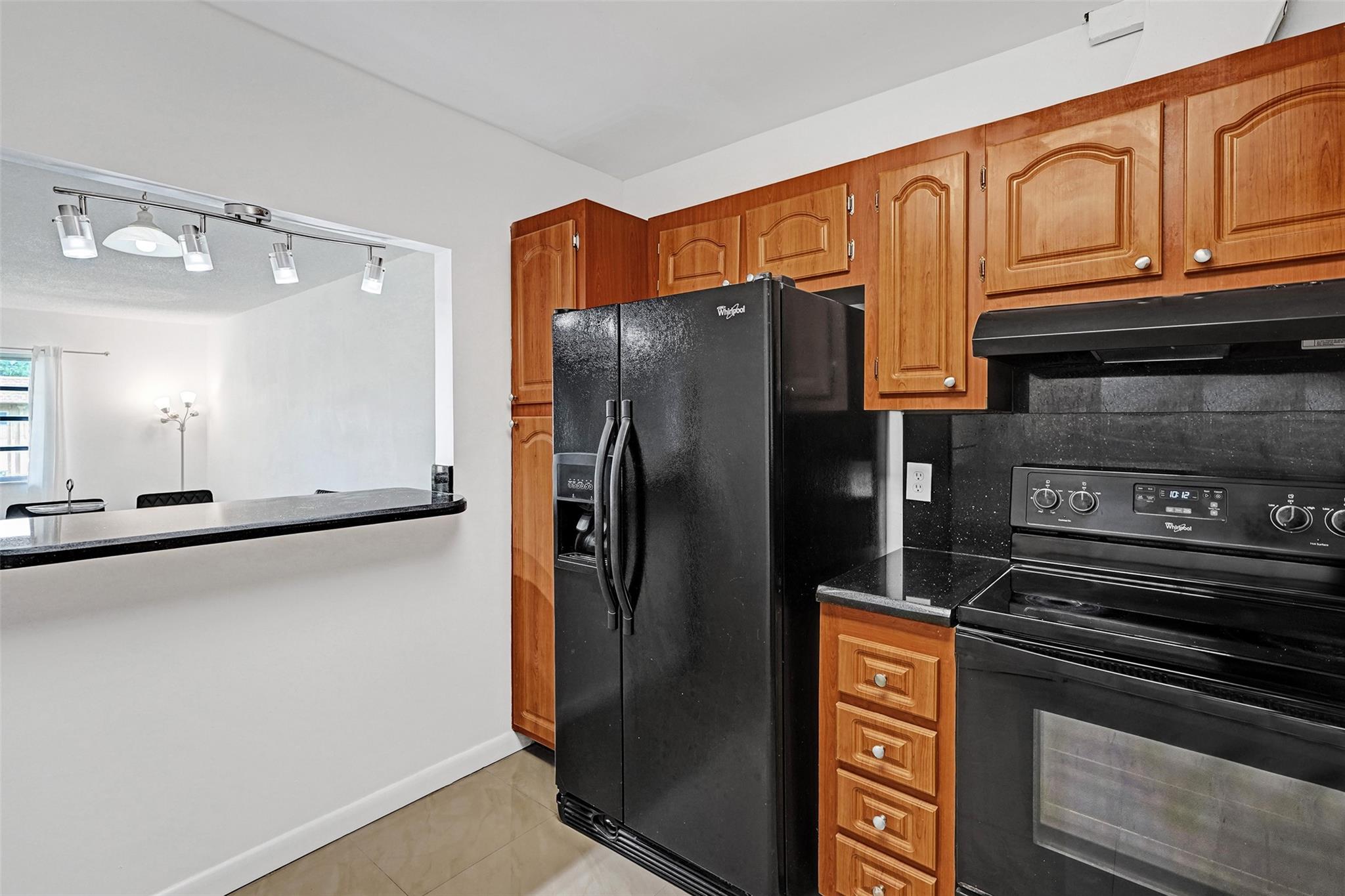 OAK HILLS - Residential Lease