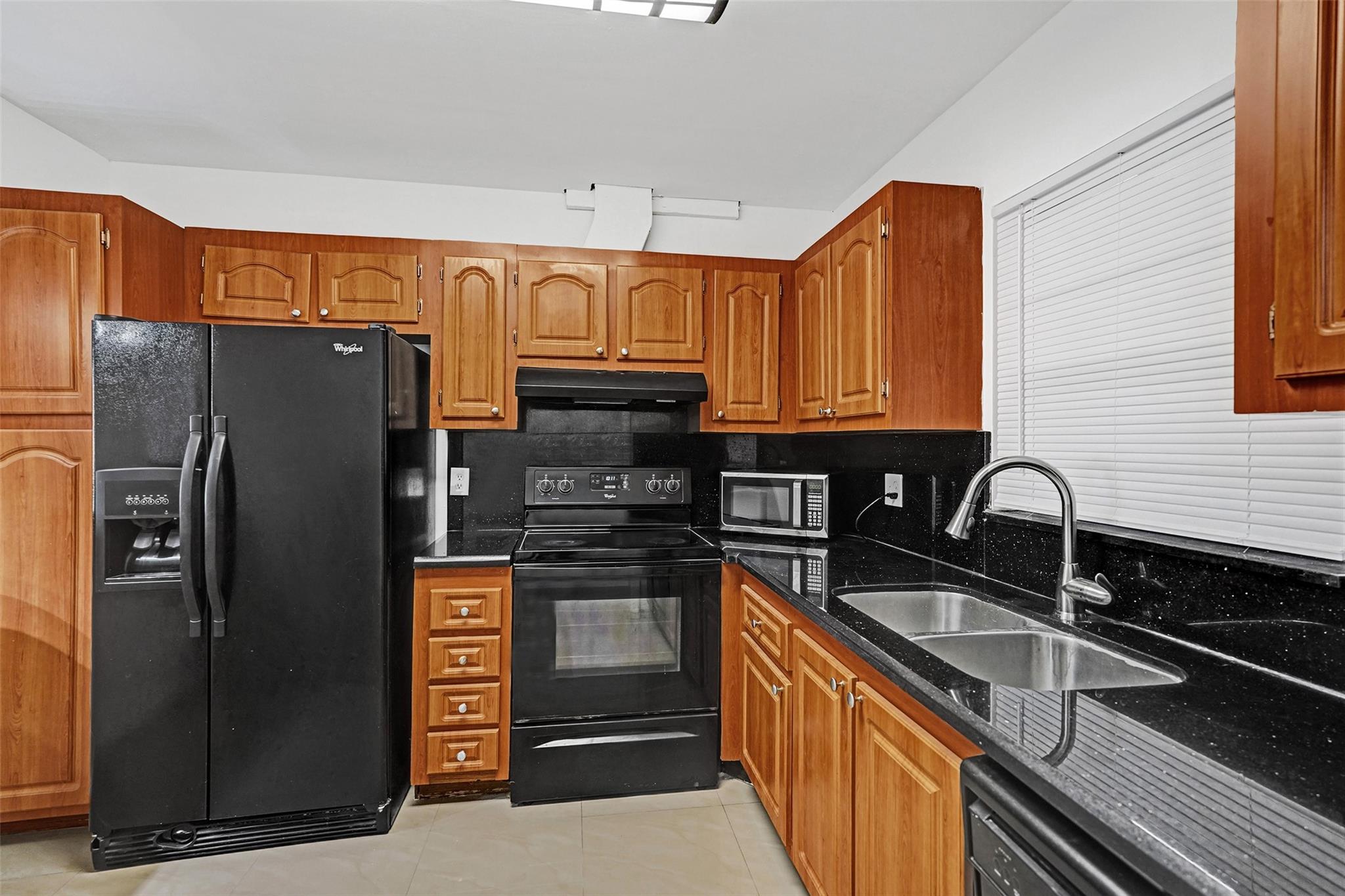 OAK HILLS - Residential Lease