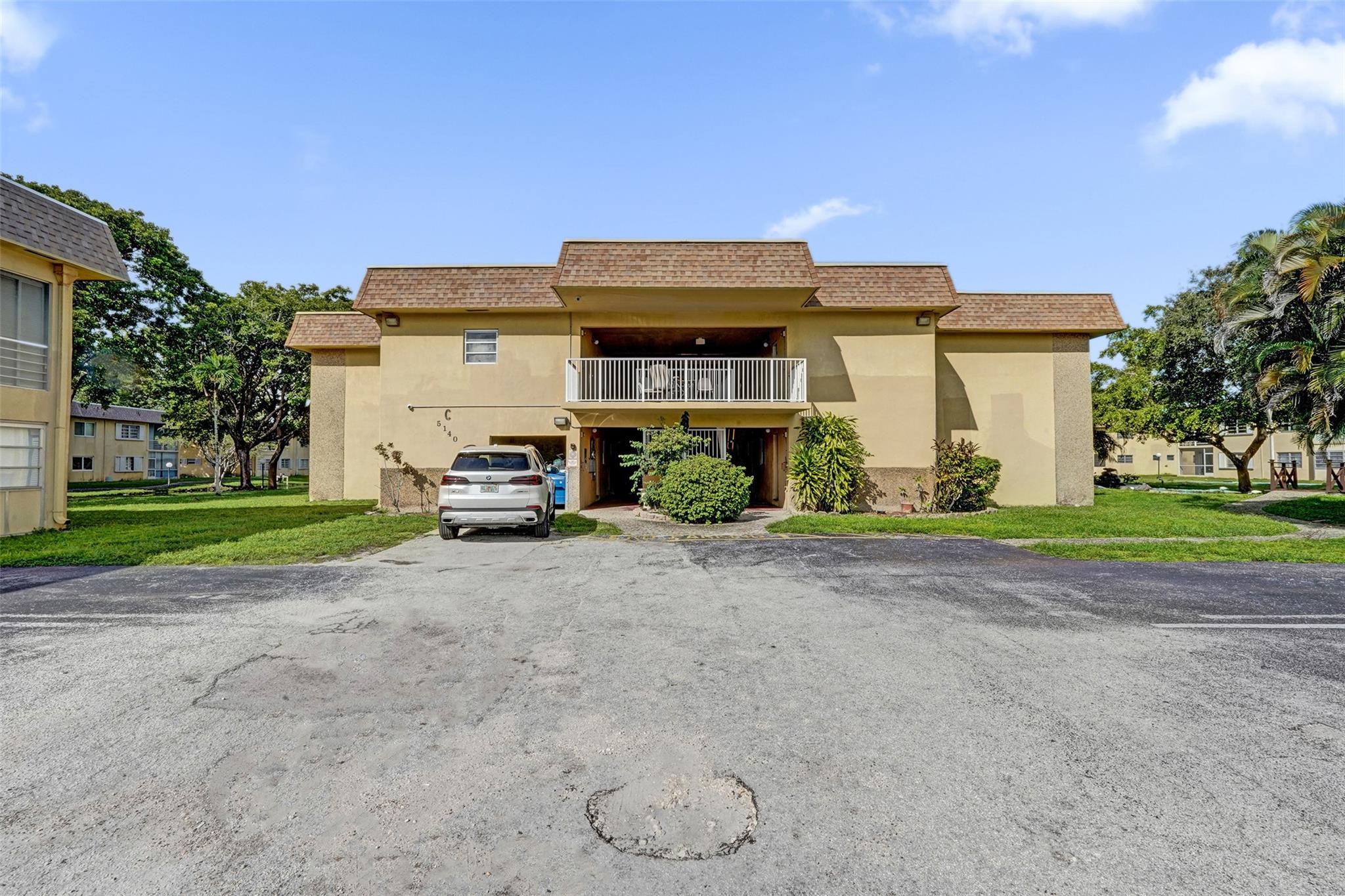OAK HILLS - Residential Lease