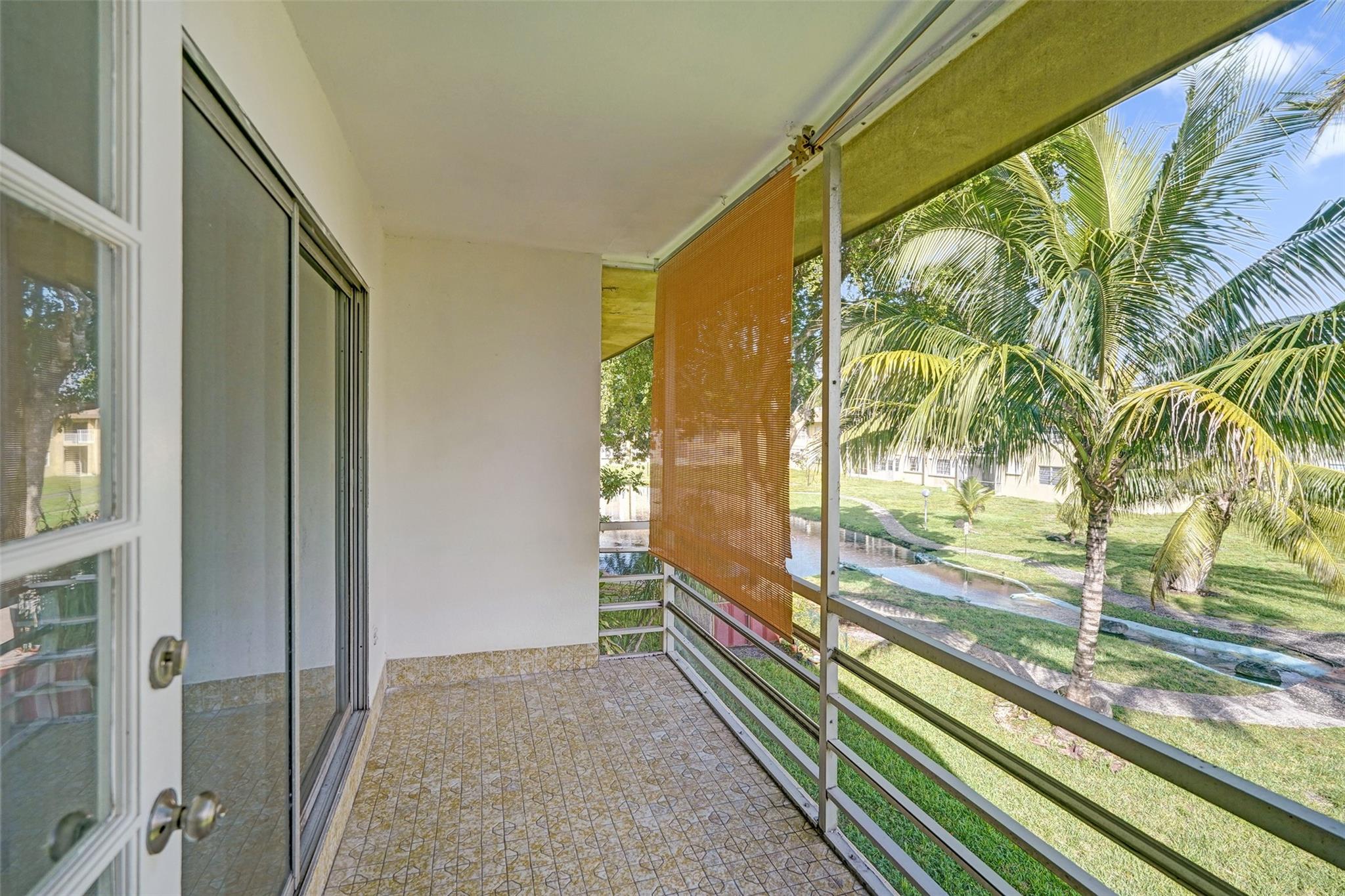 OAK HILLS - Residential Lease