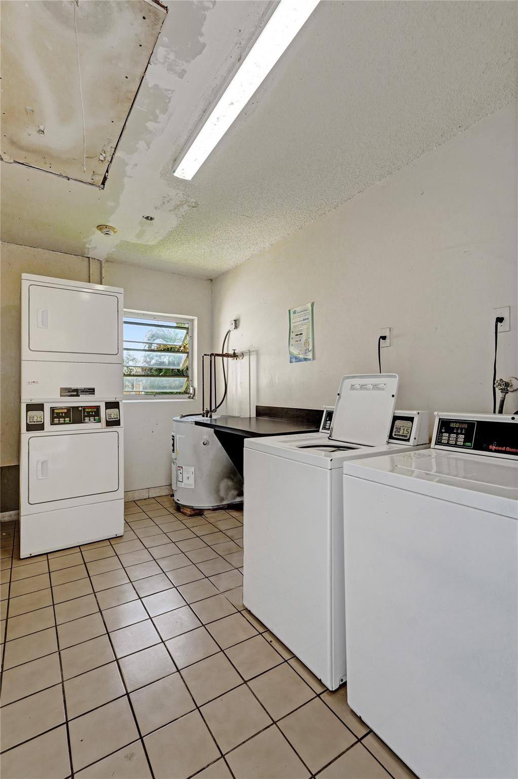 OAK HILLS - Residential Lease