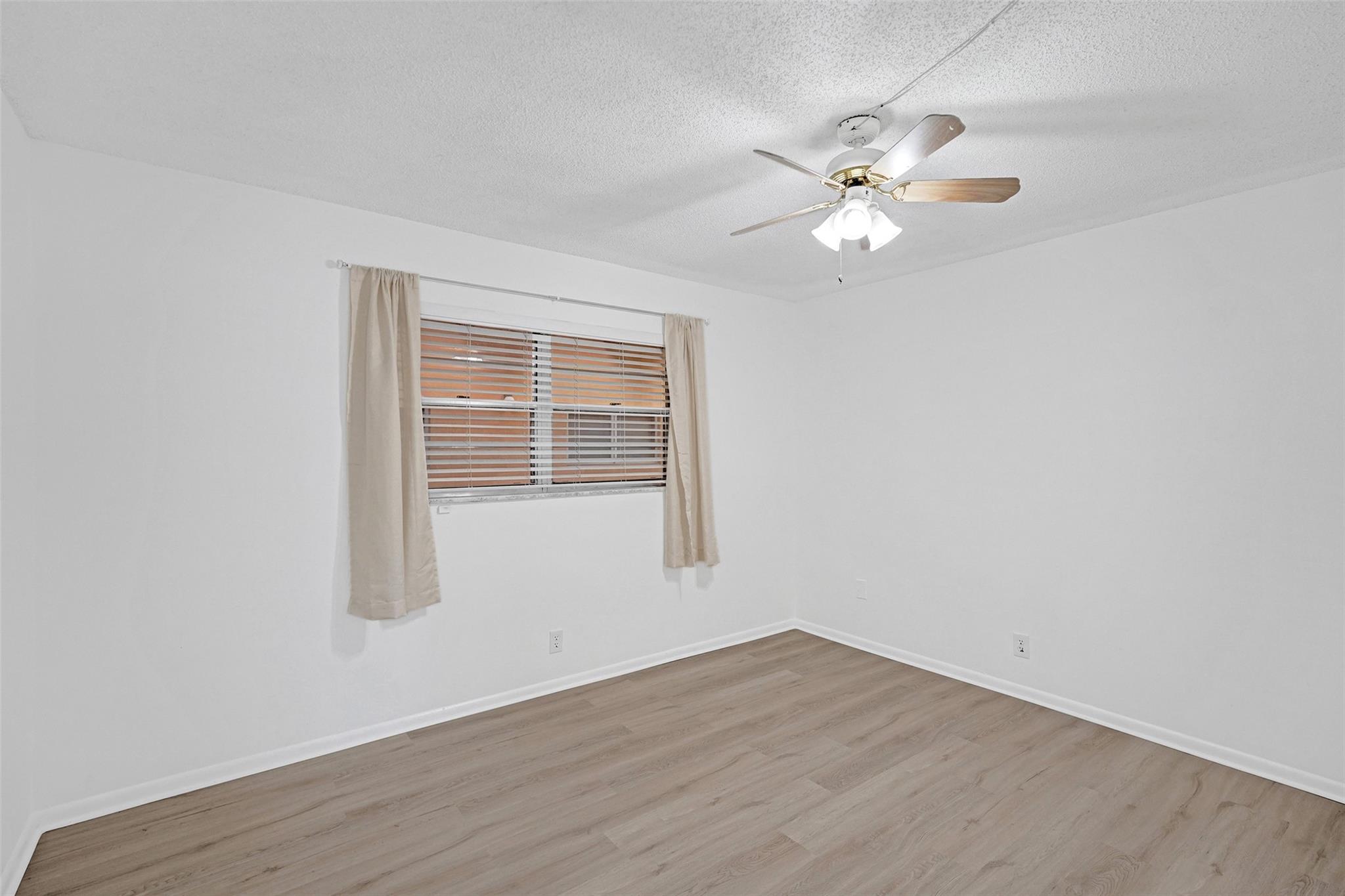 OAK HILLS - Residential Lease
