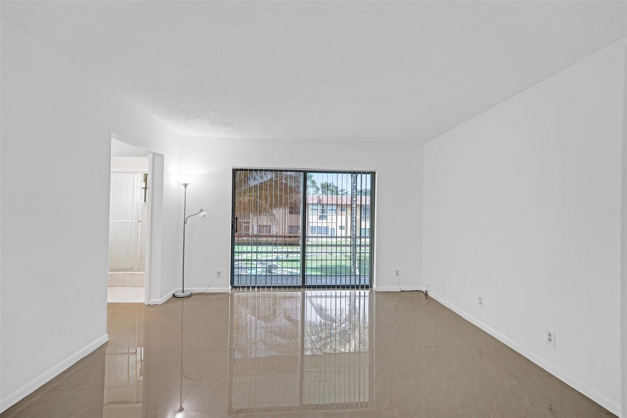 OAK HILLS - Residential Lease