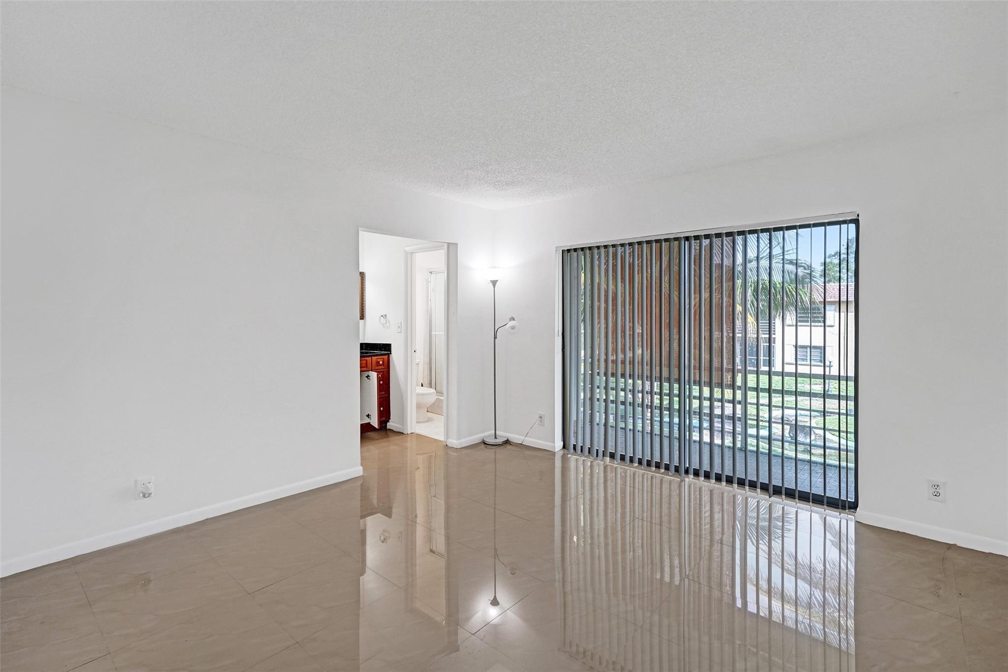 OAK HILLS - Residential Lease