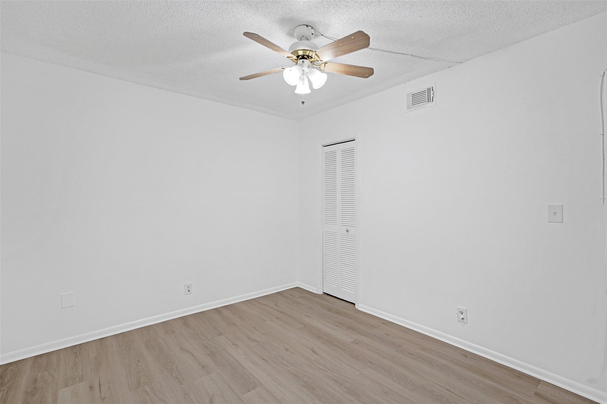 OAK HILLS - Residential Lease