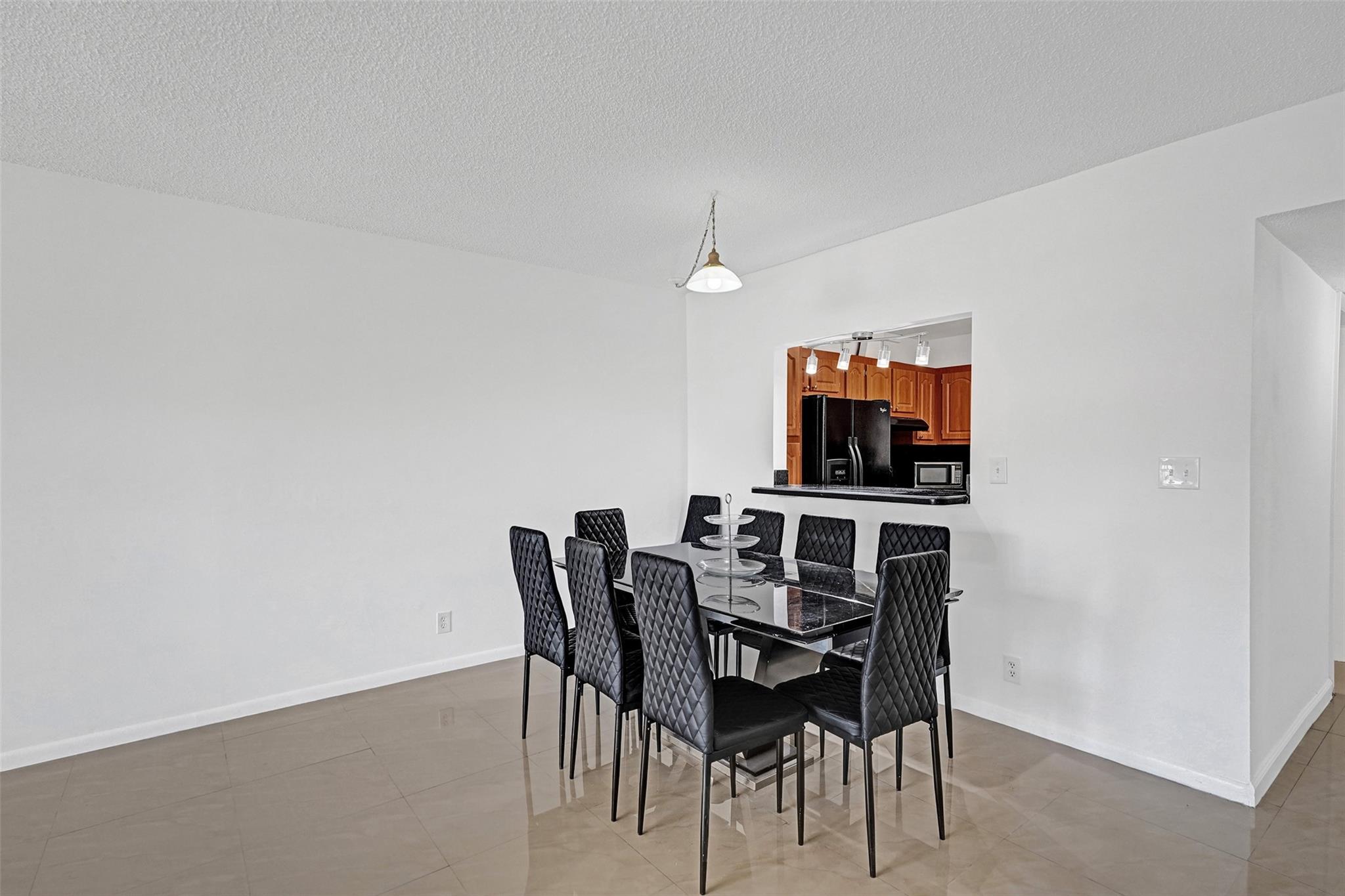 OAK HILLS - Residential Lease