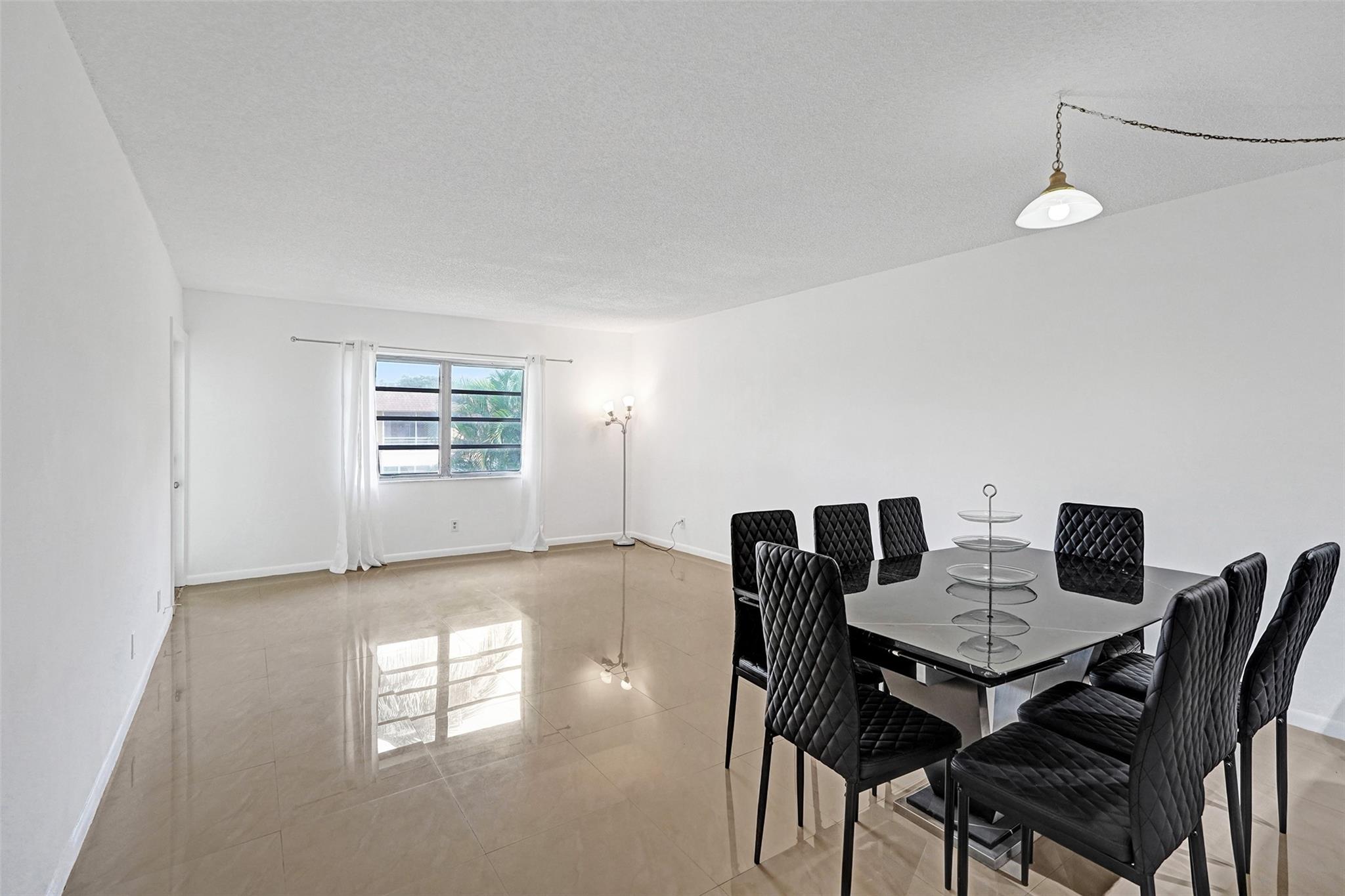 OAK HILLS - Residential Lease