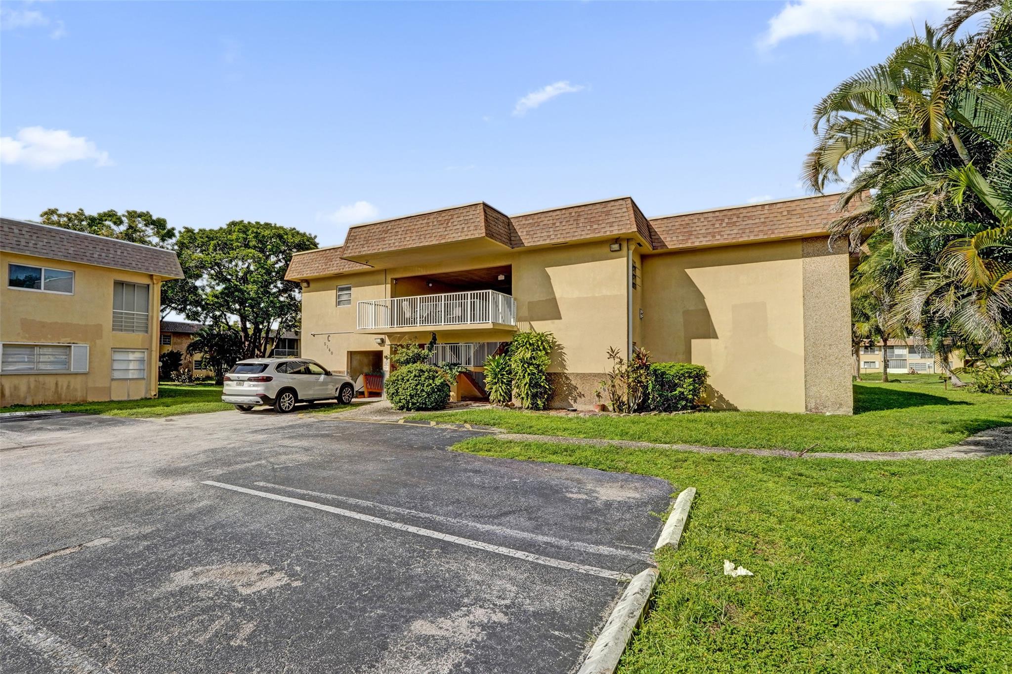 OAK HILLS - Residential Lease