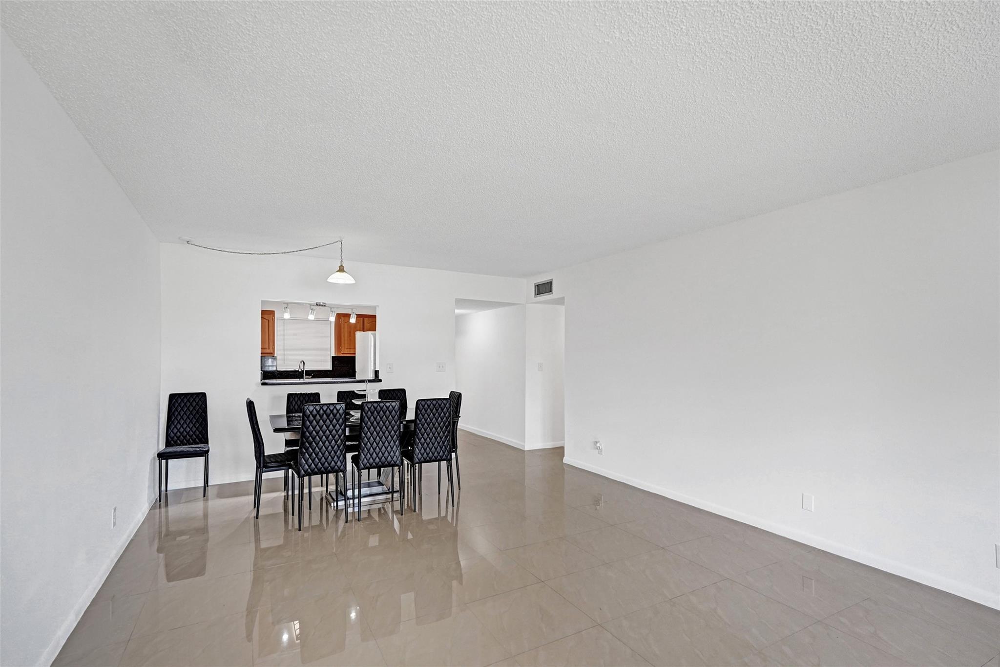 OAK HILLS - Residential Lease