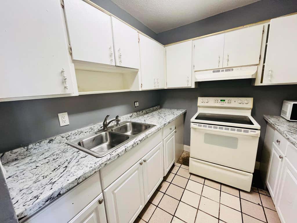 Photo of 635 SW 20th Court N #9B, Delray Beach, FL 33445 (MLS # B26064955)
