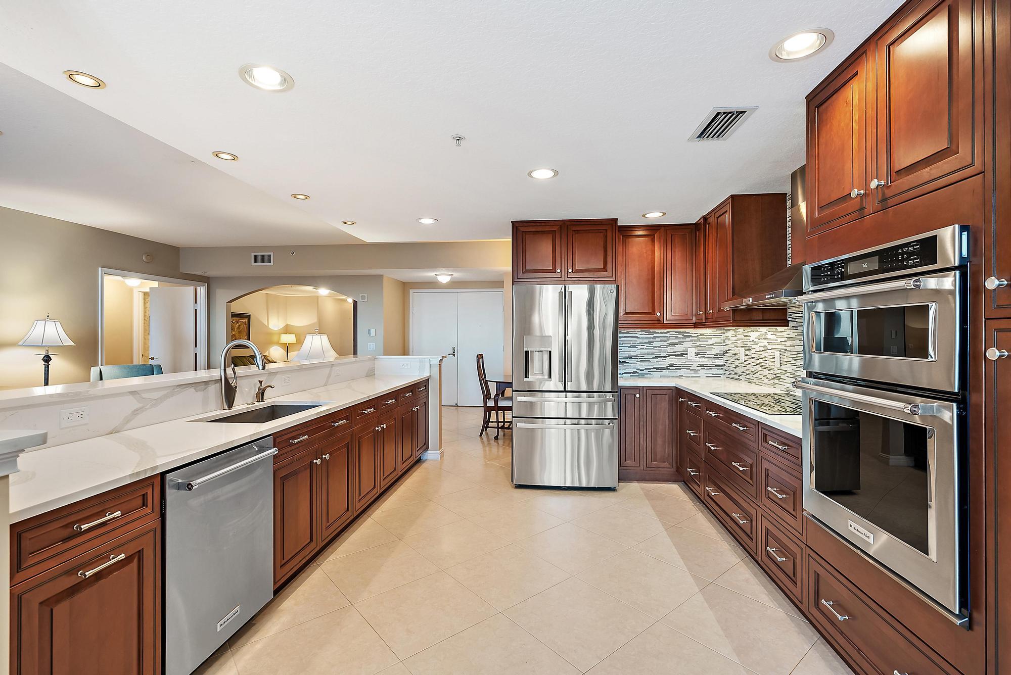 OCEAN ROYALE CONDOMINIUM - Residential